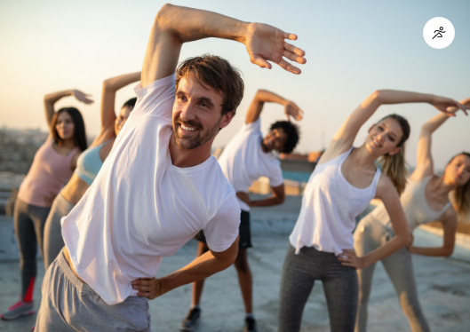 Gruppe beim Sport – Symbolbild von LIFE LIGHT für aktiven Lebensstil