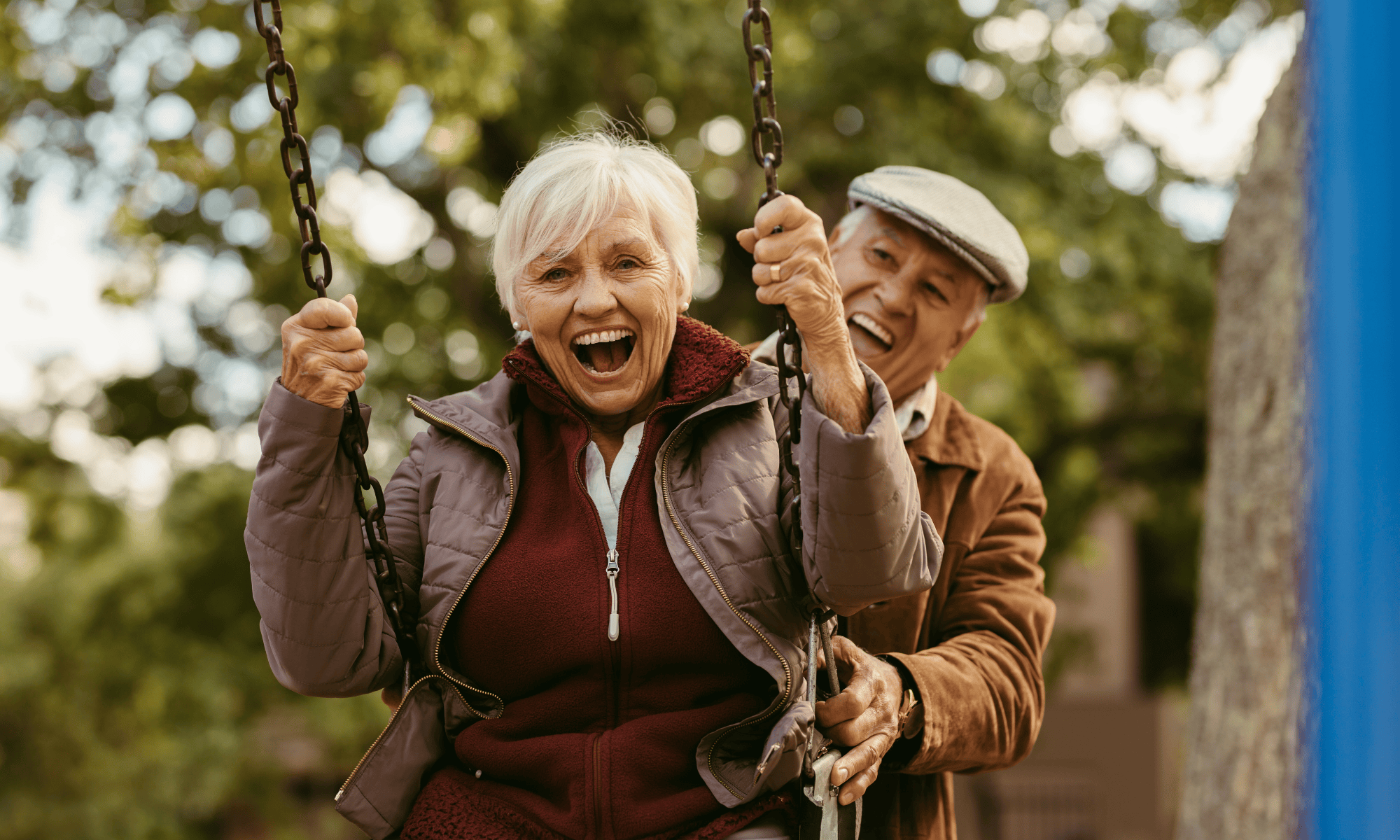 Senioren haben Spaß draußen